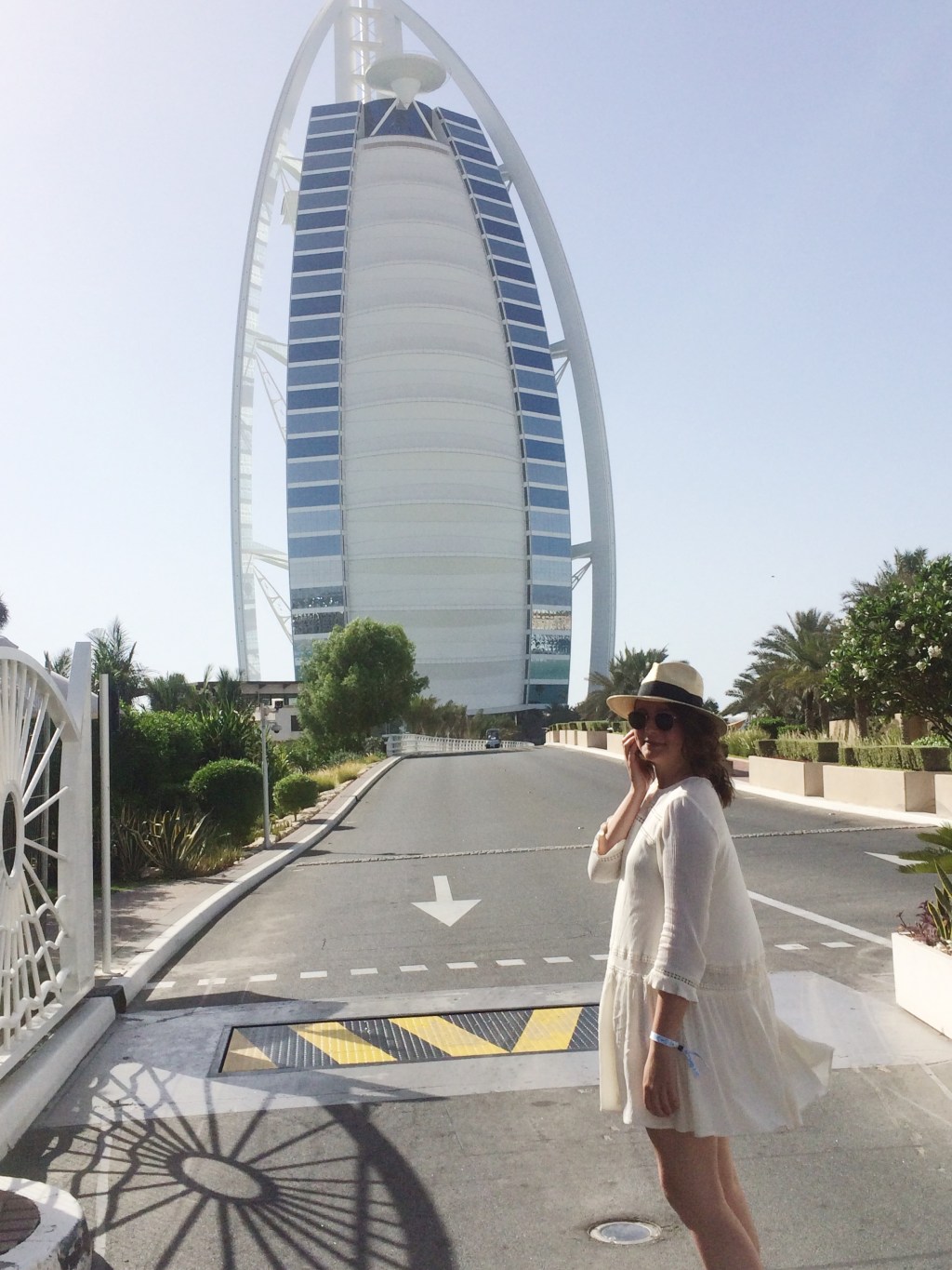 Dubai & Abu Dhabi: Navigating The UAE Between Skyscrapers And Sand Dunes